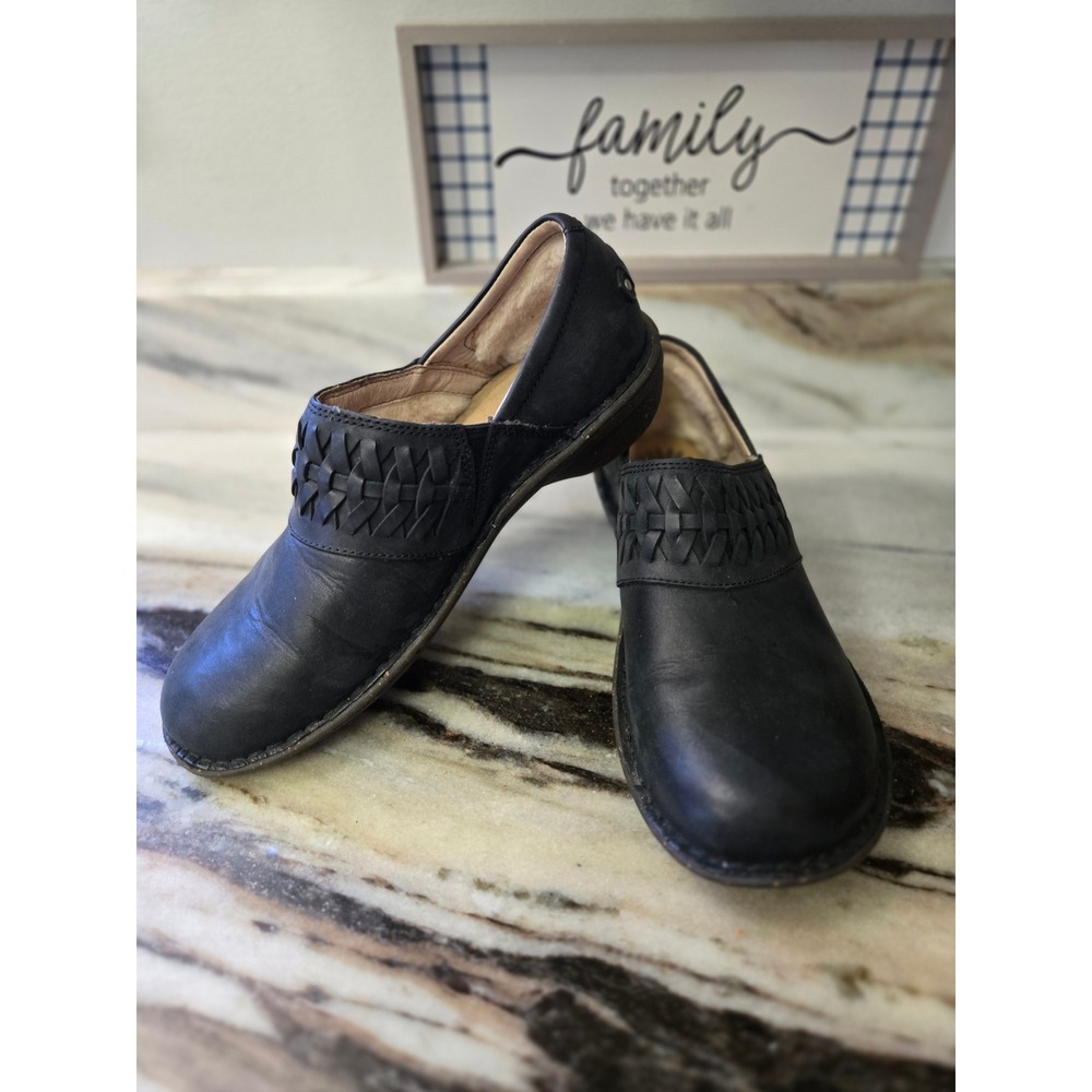 UGG Australia Black Leather Woven Shearling Lined Clog Mules Slip On Shoes